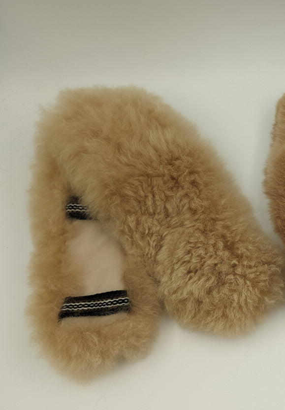 Beige fuzzy collar with space for scarf