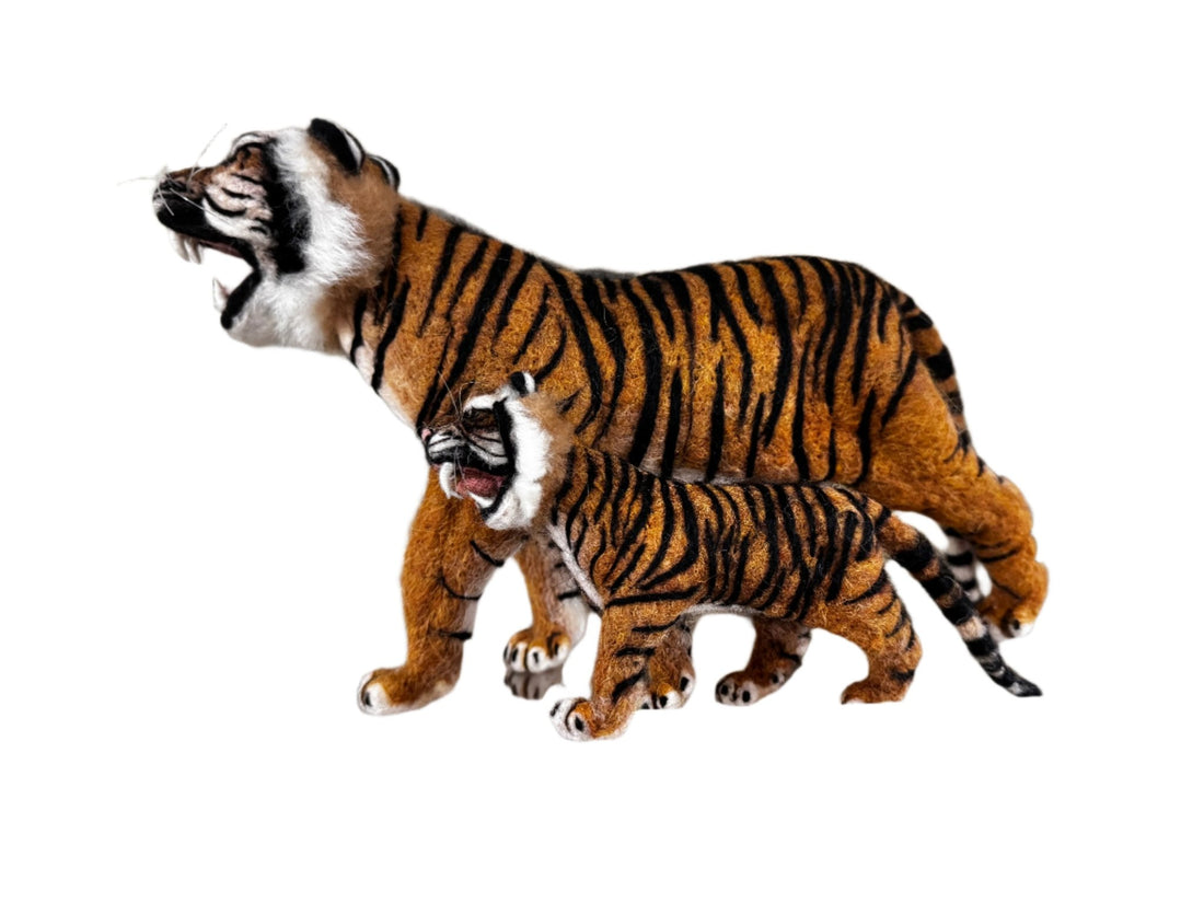 Grand Tiger Showpiece - Lanart Alpaca