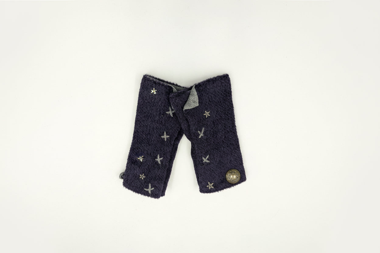 Suri Fingerless sleeve: SAMPLE